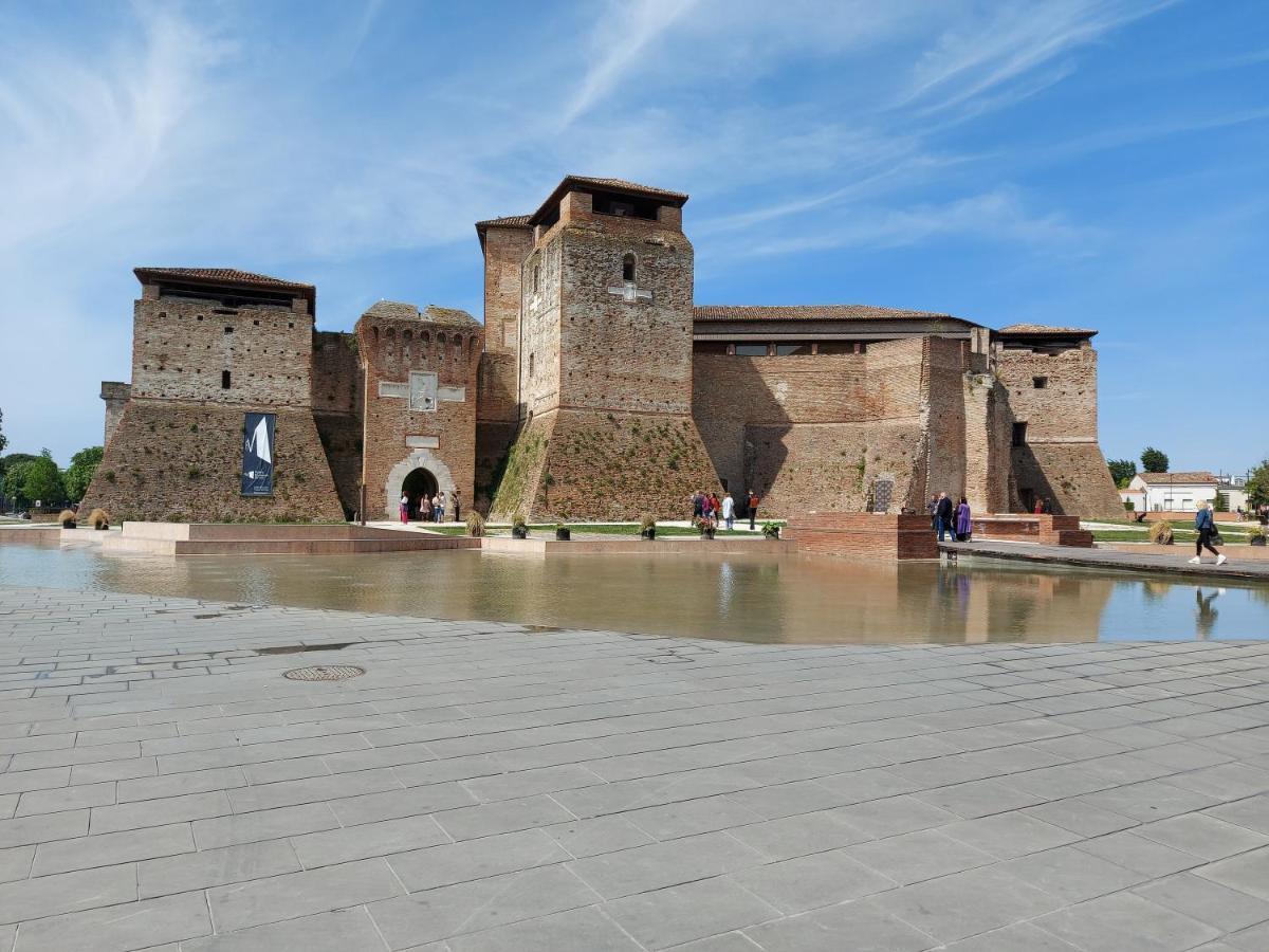 Appartamento In Piazza Cavour Centro Storico Rimini Ngoại thất bức ảnh