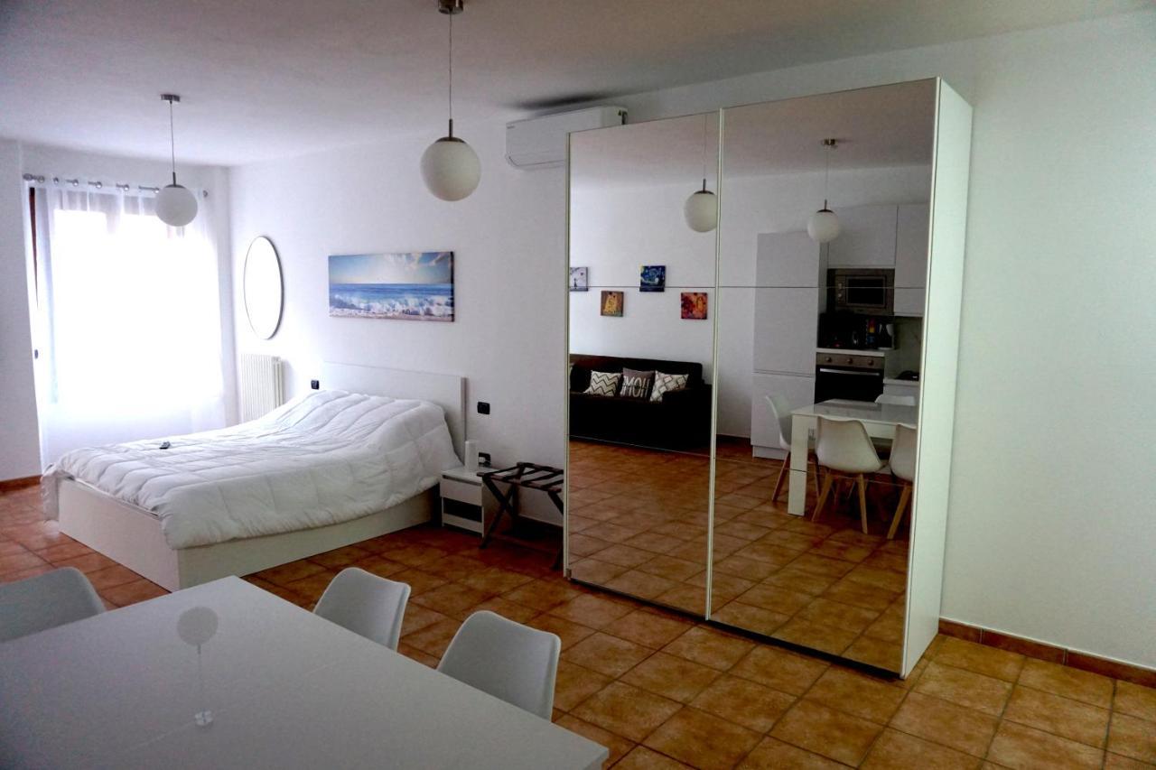 Appartamento In Piazza Cavour Centro Storico Rimini Ngoại thất bức ảnh
